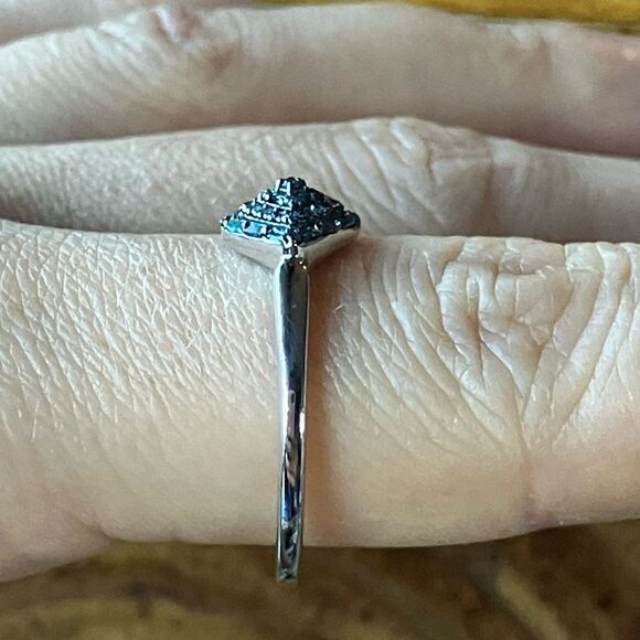 Genuine Blue Diamond Sterling Silver Ring Size 11 - Picture 3 of 9